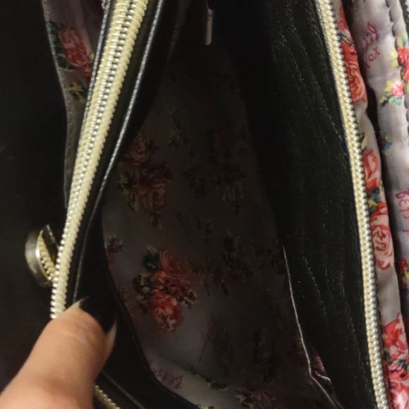 Betsey Johnson Chevron Satchel & Pouch - Picture 9 of 14